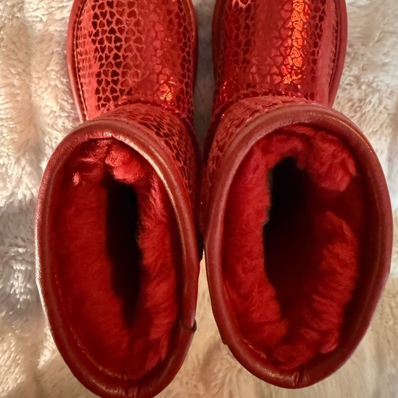 Ugg Classic II Red Gel Heart Boot Toddler 7 Brand New without Box ❤️❤️ - Picture 6 of 12
